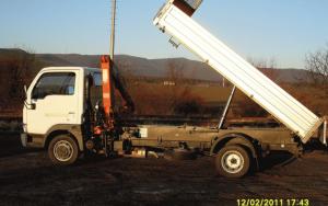 Efektivní přeprava stavebního materiálu s hydraulickou rukou