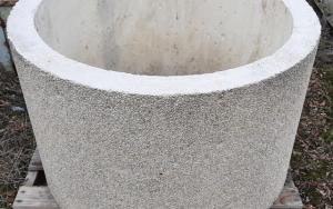 Žlutá betonová skruž s poklopem - 100 cm průměr